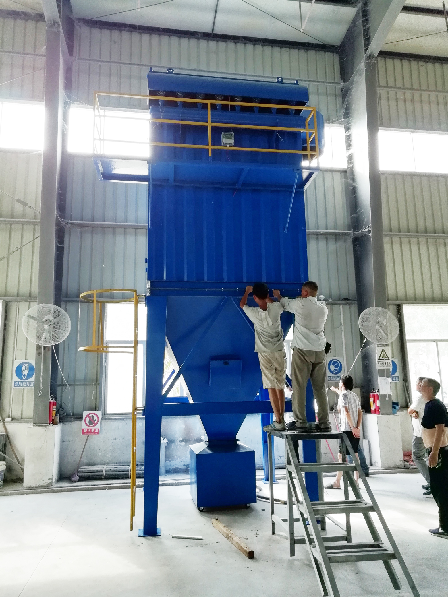 脉冲除尘器,布袋除尘器,布袋除尘器厂家,布袋除尘器价格,脉冲布袋除尘器